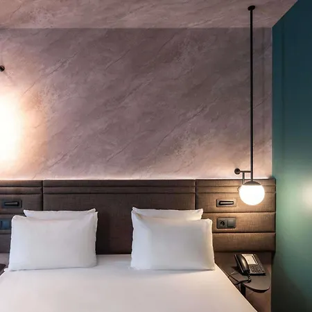 Novotel Wenceslas Square Отель