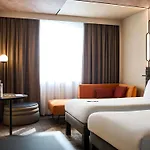 نوفوتيل وينسيسلاس سكوير 4*