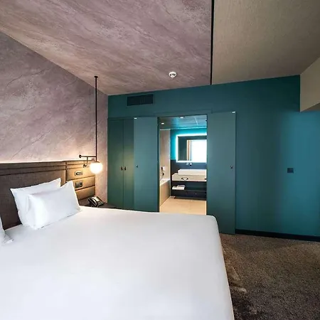 Hotel Novotel Wenceslas Square 4*