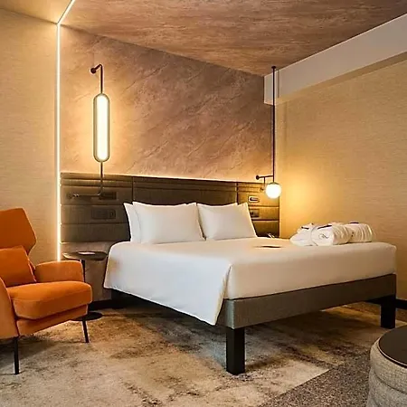 호텔 노보텔 벤체스라스 스퀘어 4*