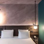 Hotel Novotel Wenceslas Square 4*